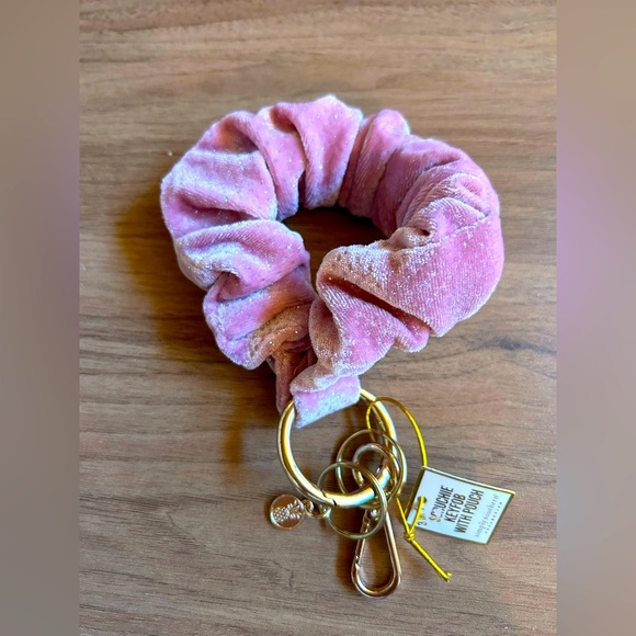 Simply Southern Accessories - NWT, Simply Southern, 3 in 1 keychain, scrunchie, key holder, pink w sparkles